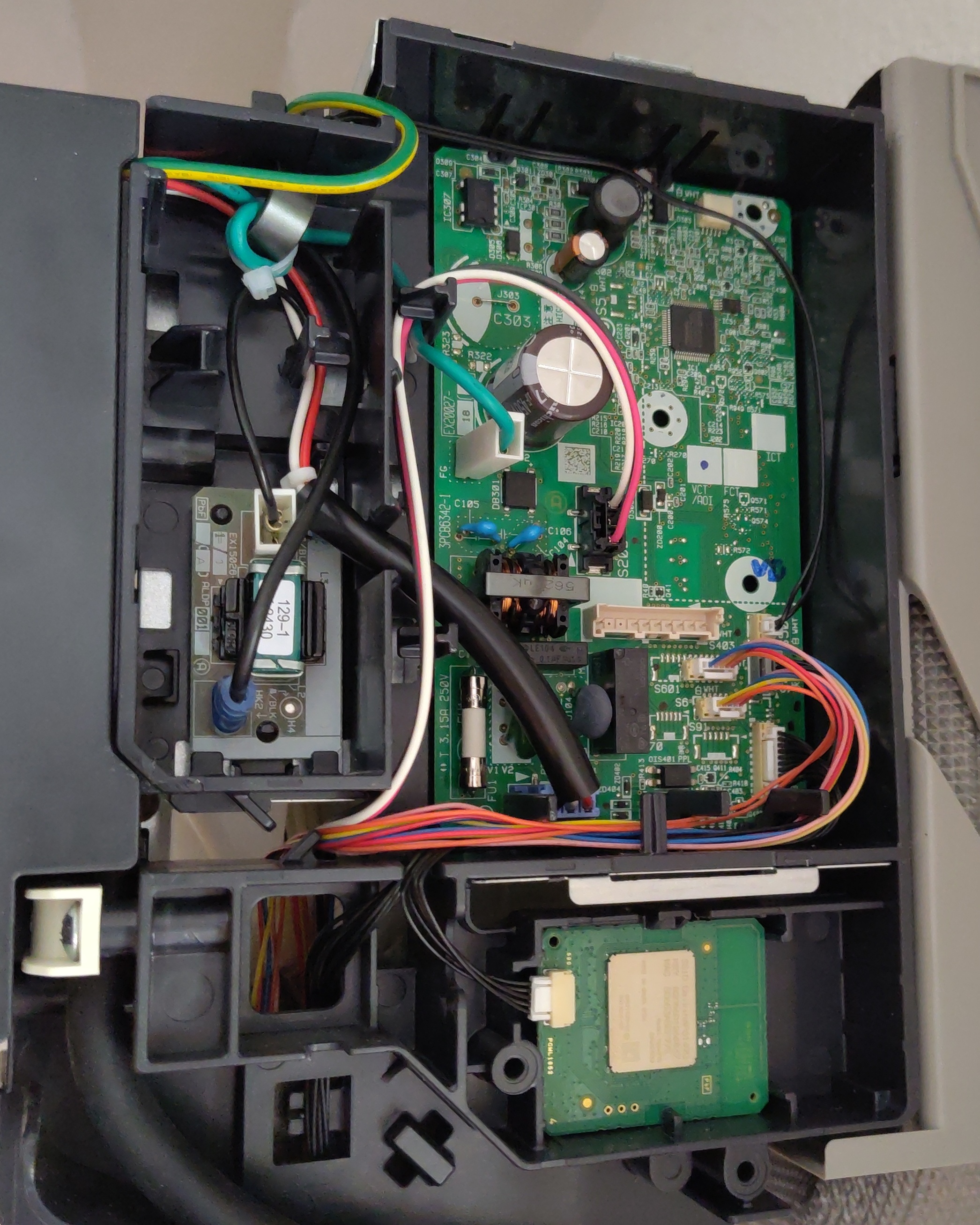 Photo of Daikin comfora circuit board