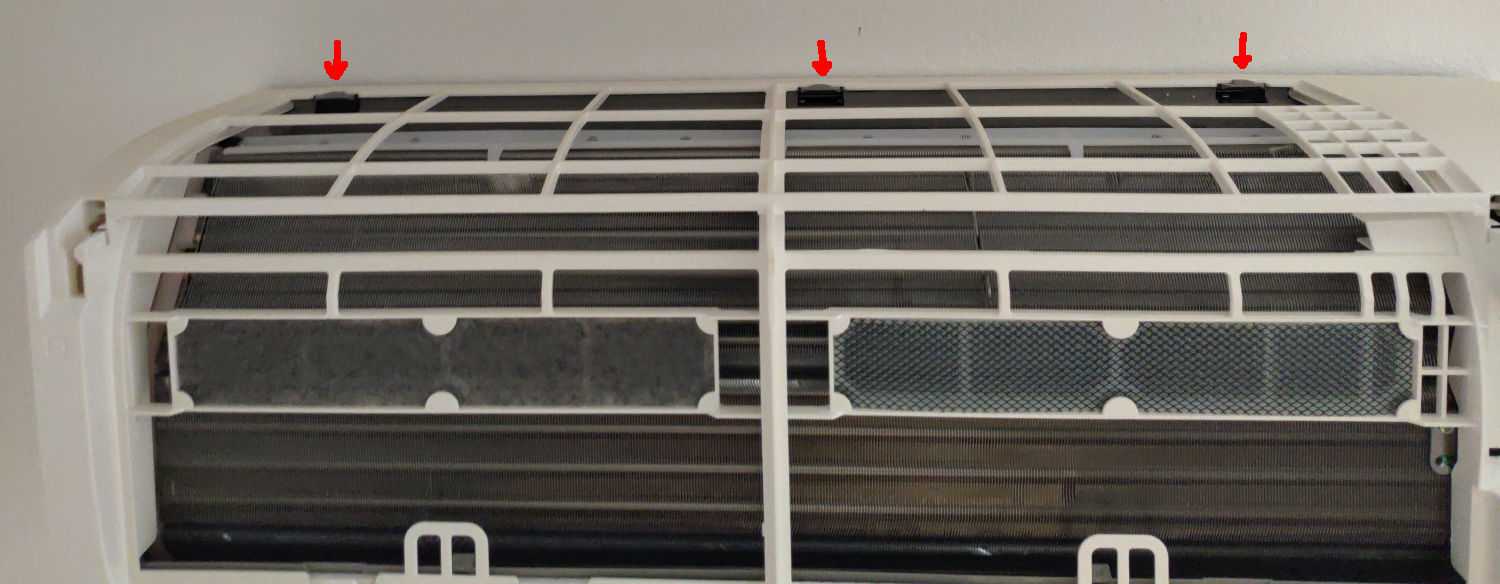 Photo marking the case hooks